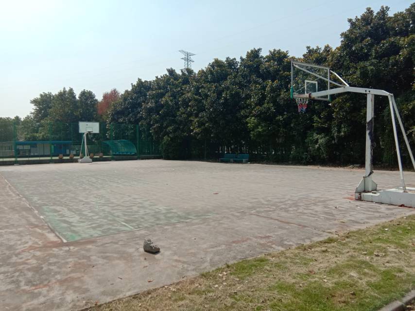 佘山江秋社區(qū)公共運(yùn)動場