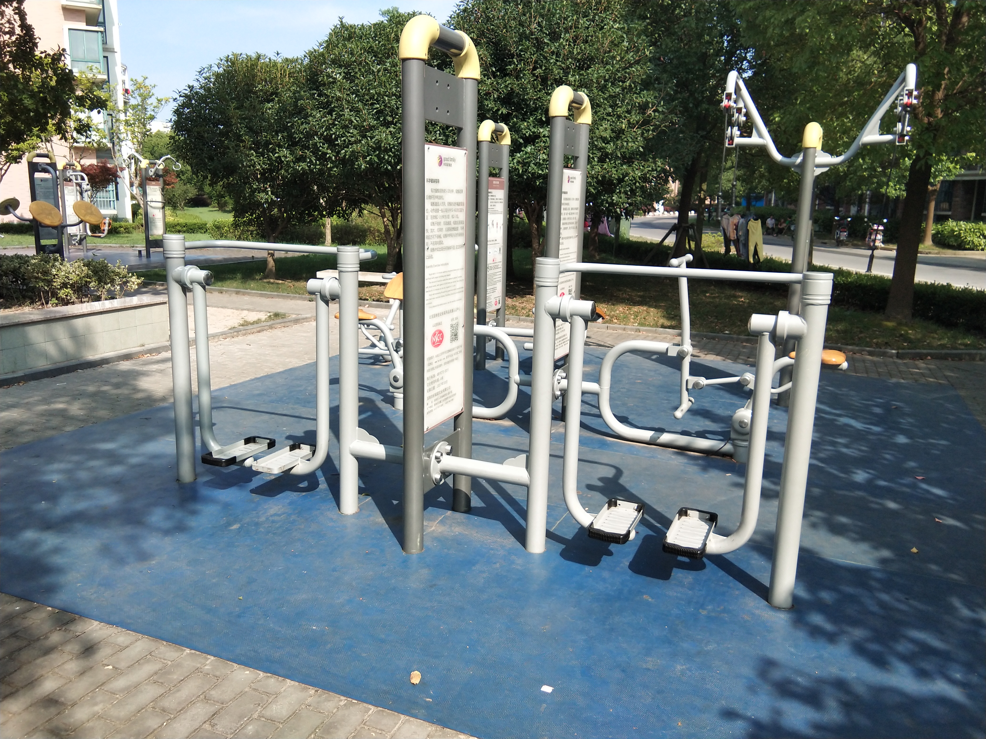 雙位太空漫步機