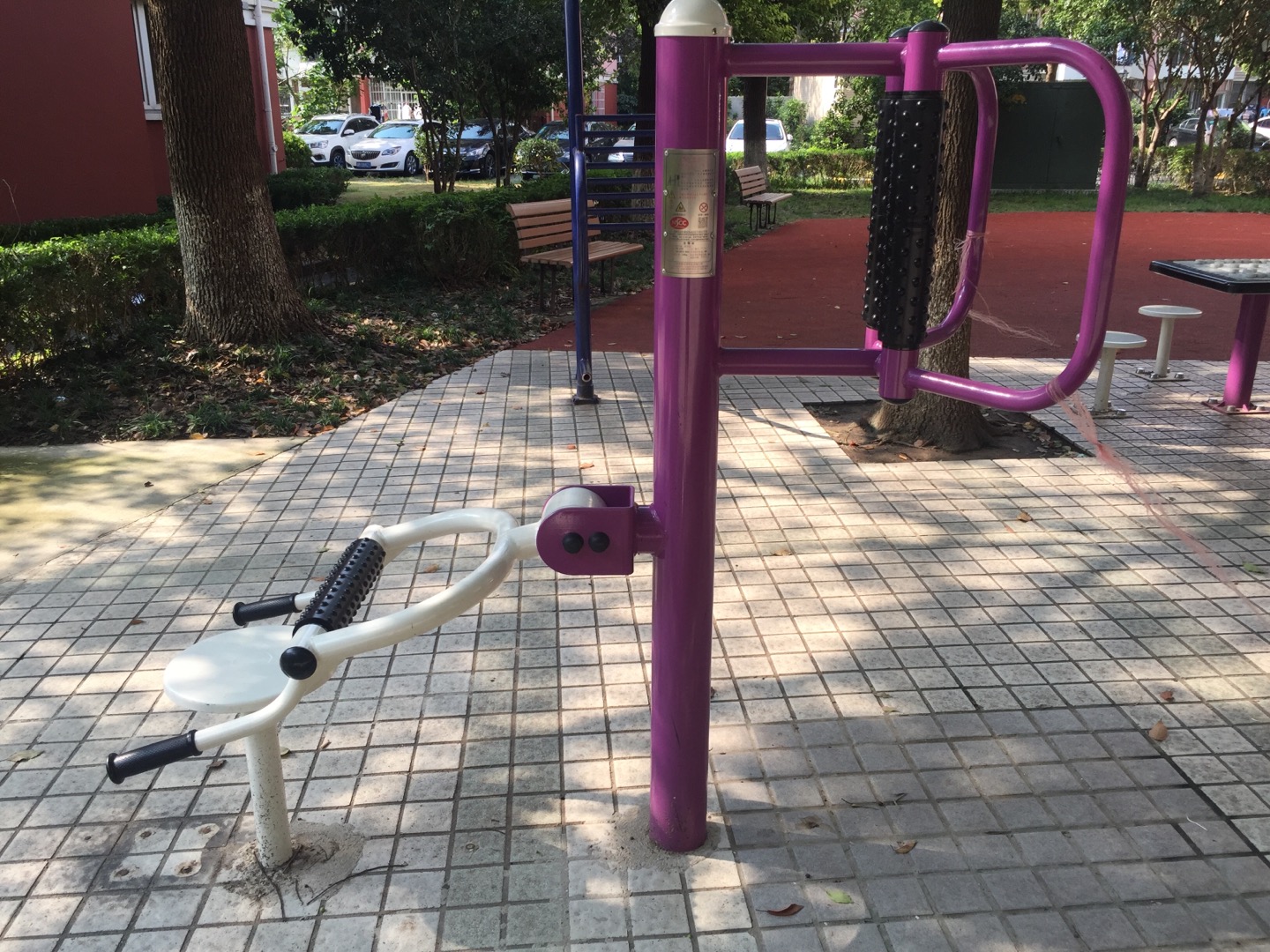 坐式腰背按摩器