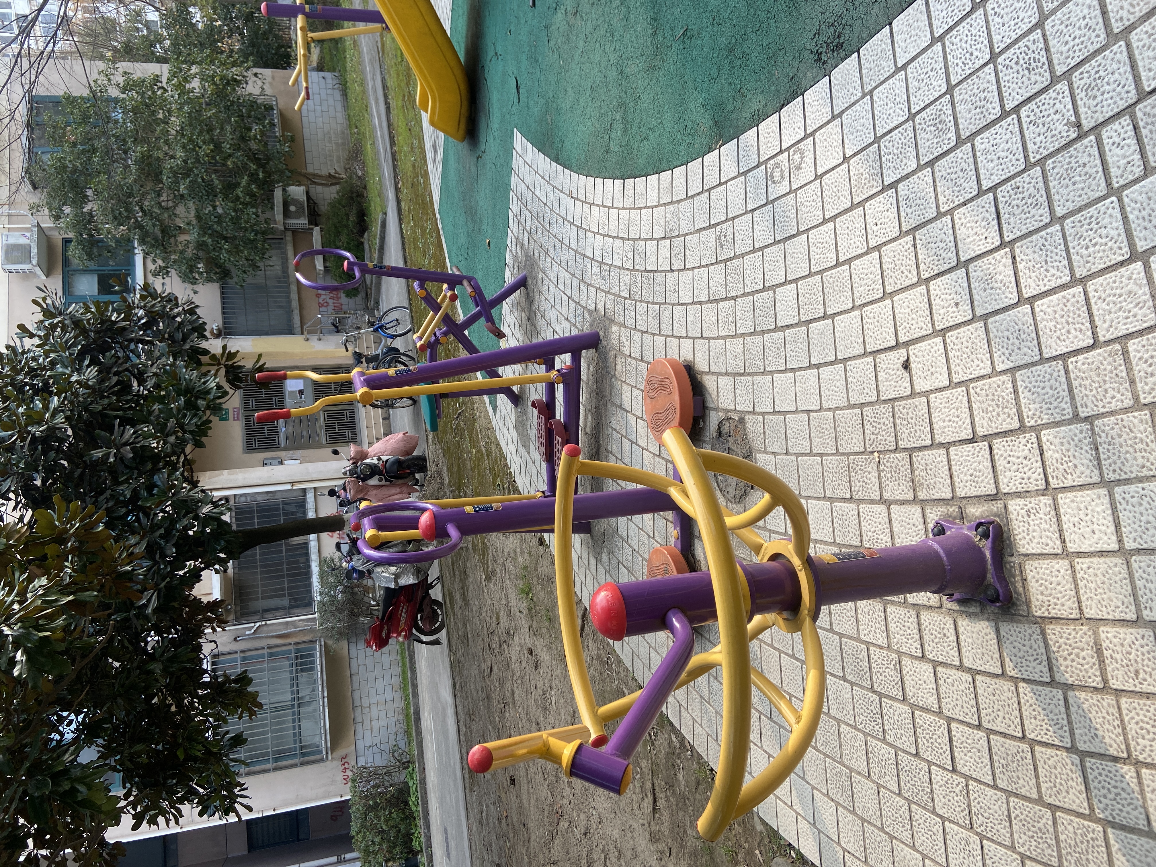 政立路580弄73號(hào)健身點(diǎn)