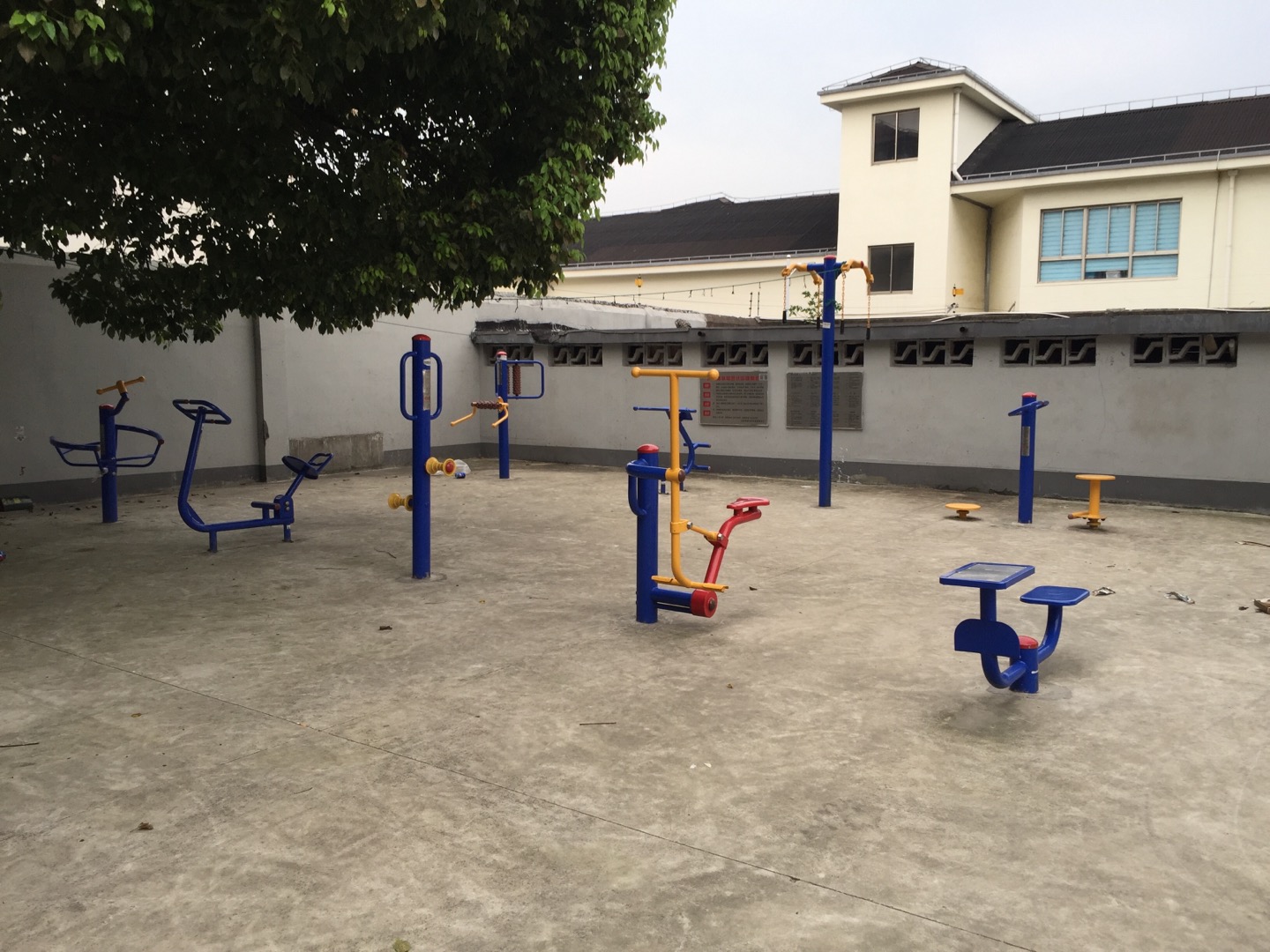 福田小區(qū)健身點(diǎn)