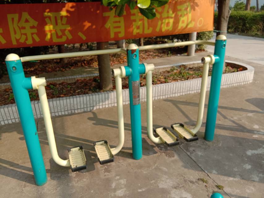 雙位太空漫步機