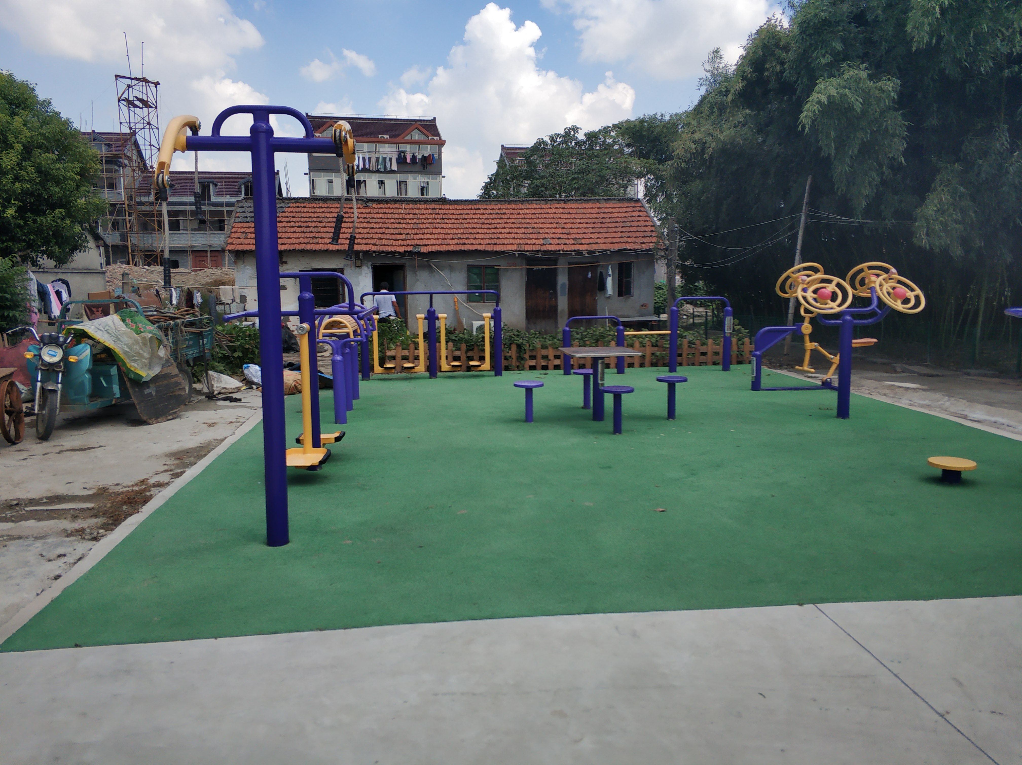 香花橋街道東斜村六組健身苑點(diǎn)