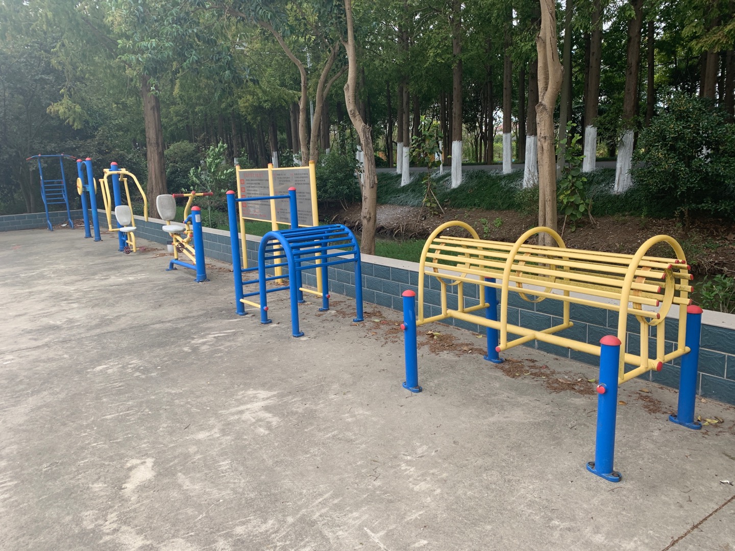 豎新鎮(zhèn)惠民村健身點(diǎn)一