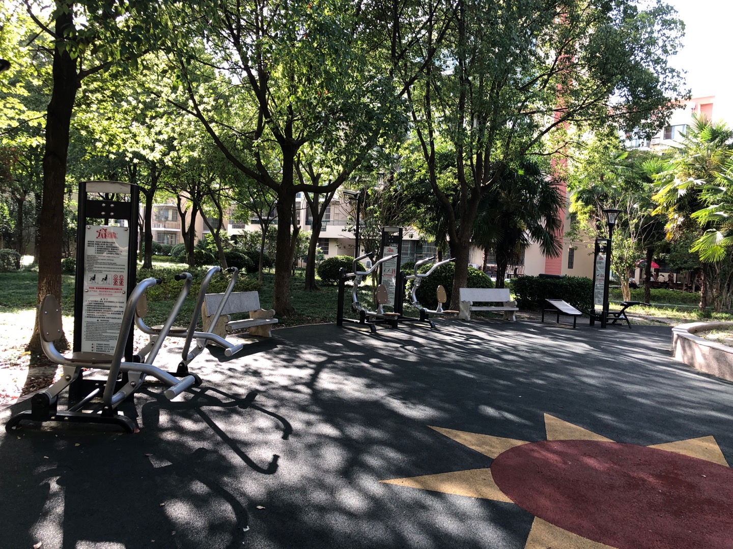 飛碟苑居委D健身苑點(diǎn)