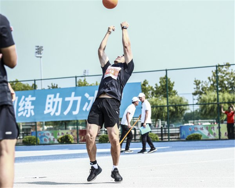 運(yùn)動(dòng)場(chǎng) 運(yùn)動(dòng)場(chǎng)