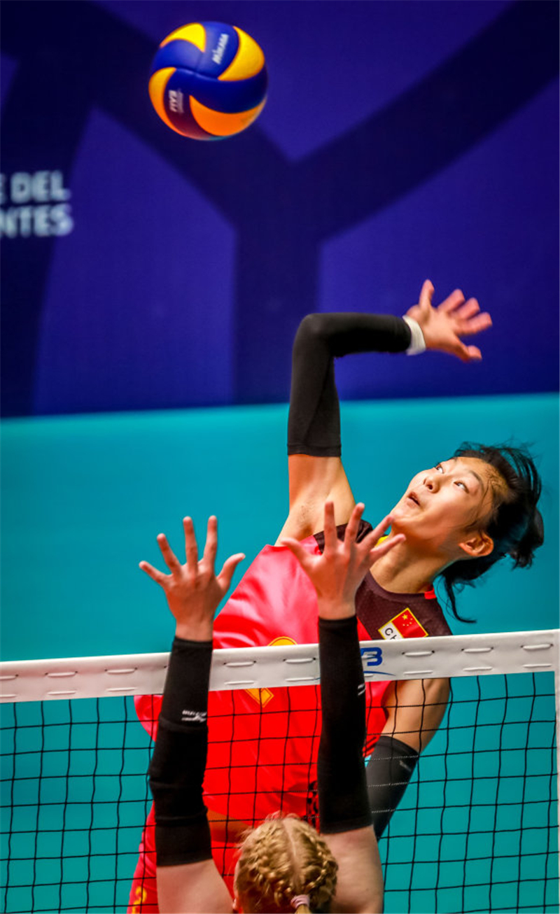 女排世青賽　小將車(chē)文涵敢打敢拼不氣餒