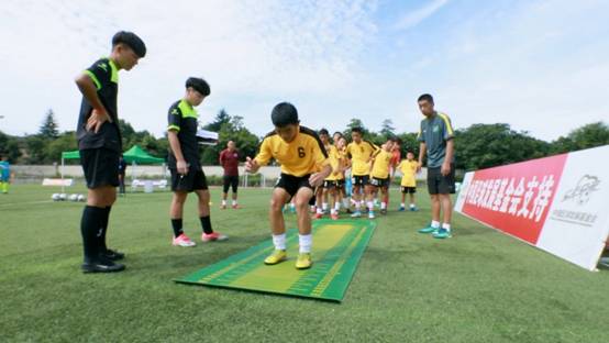 運(yùn)動(dòng)場(chǎng) 運(yùn)動(dòng)場(chǎng)